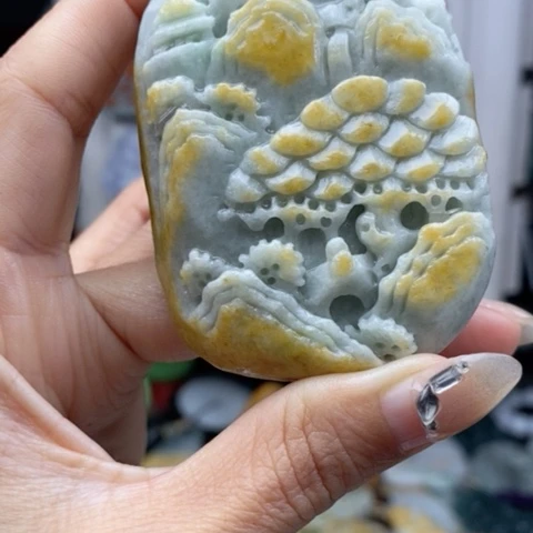 翡翠颈饰未镶嵌翡翠