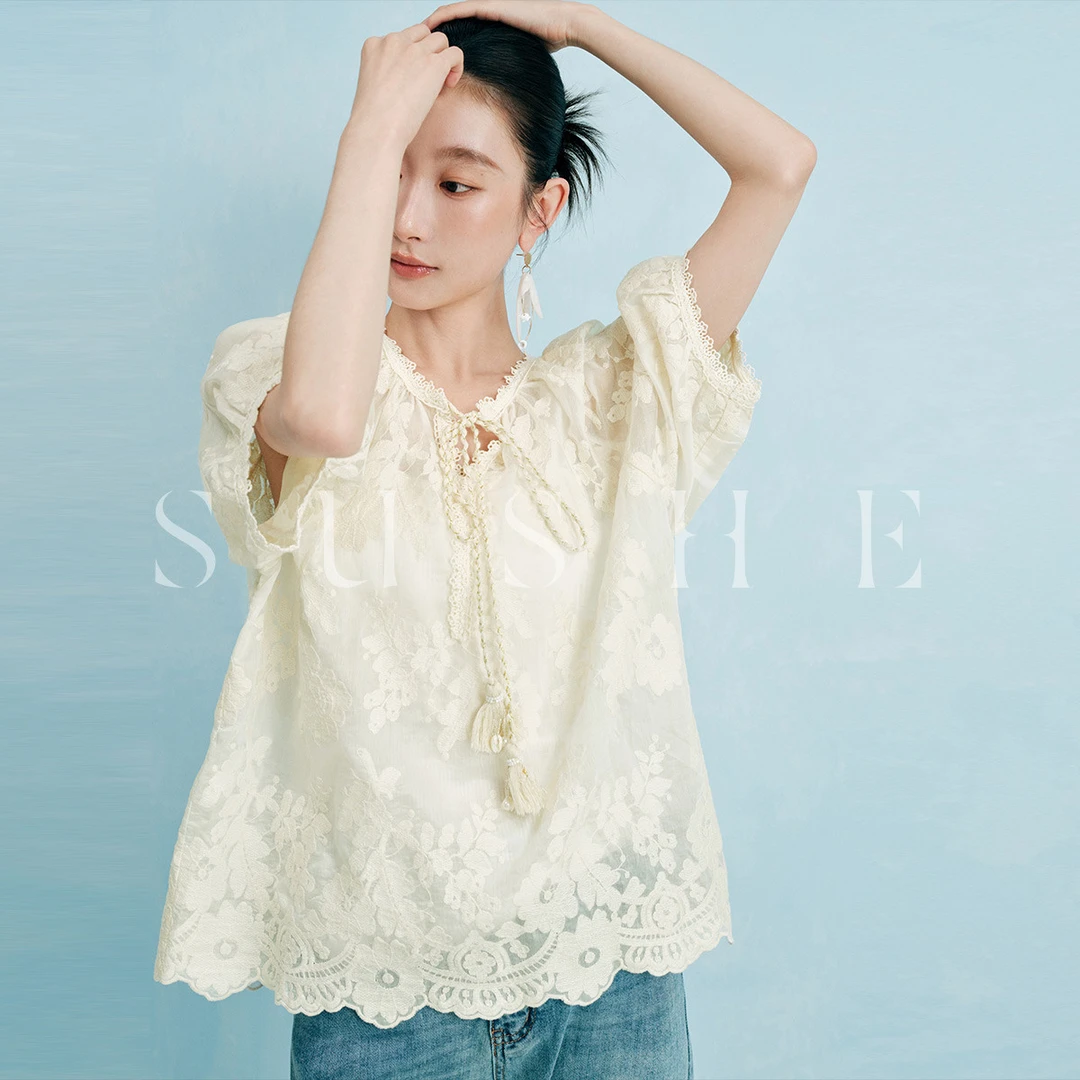 束皙【曦影】度假风绣花时尚轻盈薄款系带宽松小衫女
