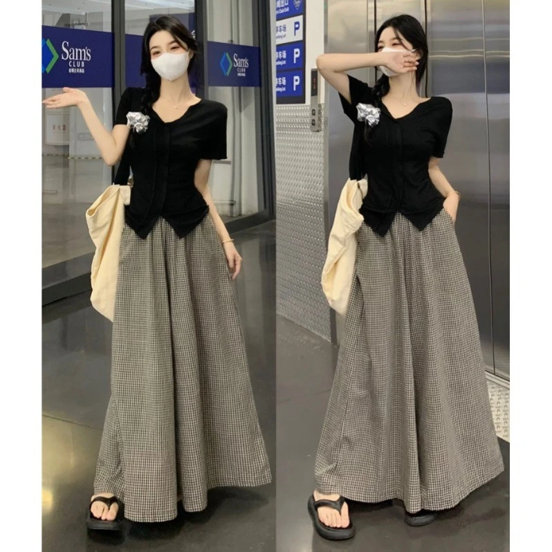 大码法式V领短袖T恤女夏季设计感高腰显瘦A字格子阔腿裤裙两件套