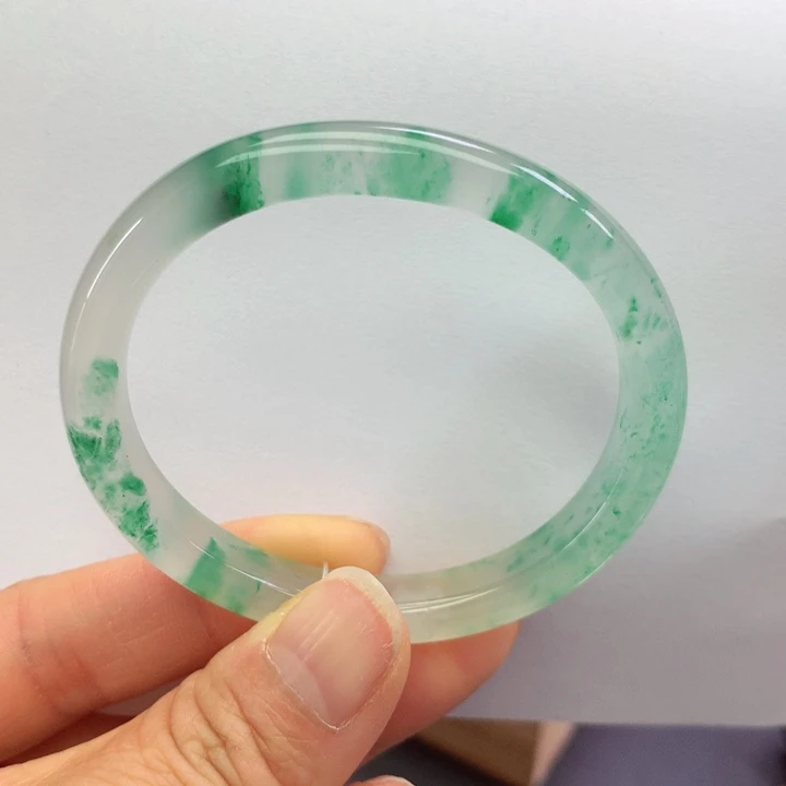 石英质玉手镯（贵妃镯）未镶嵌