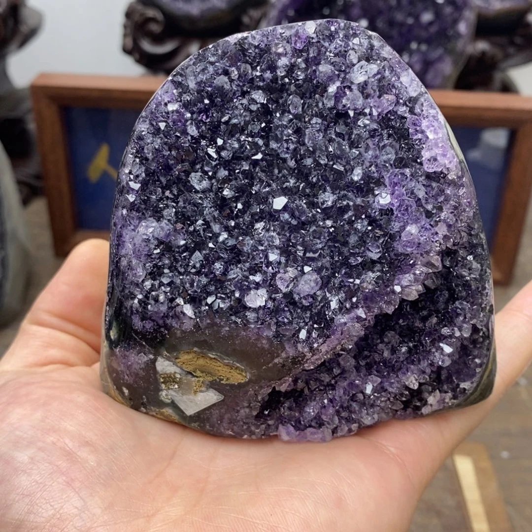 未镶嵌水晶大型摆件（非配饰）