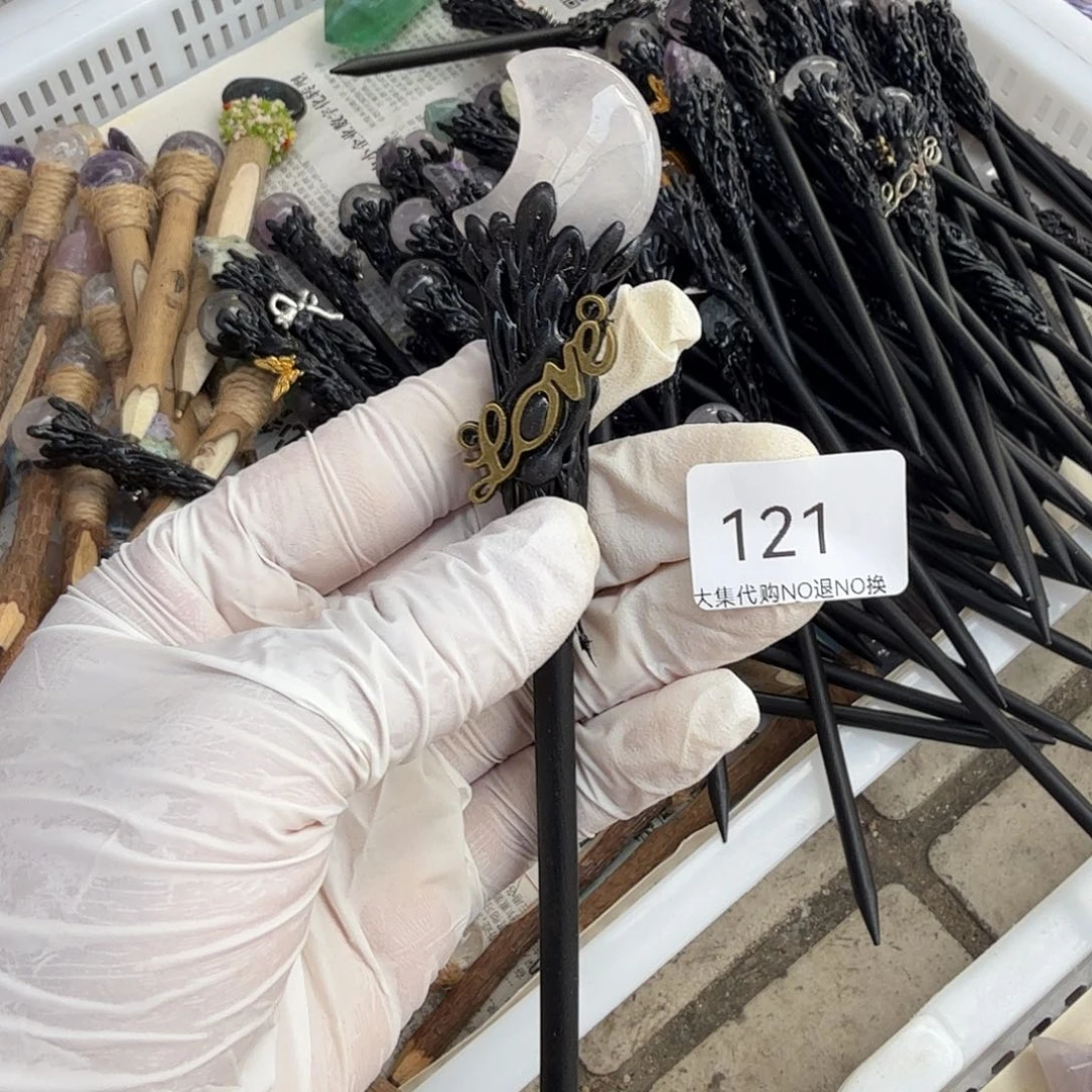 未镶嵌颈饰水晶白