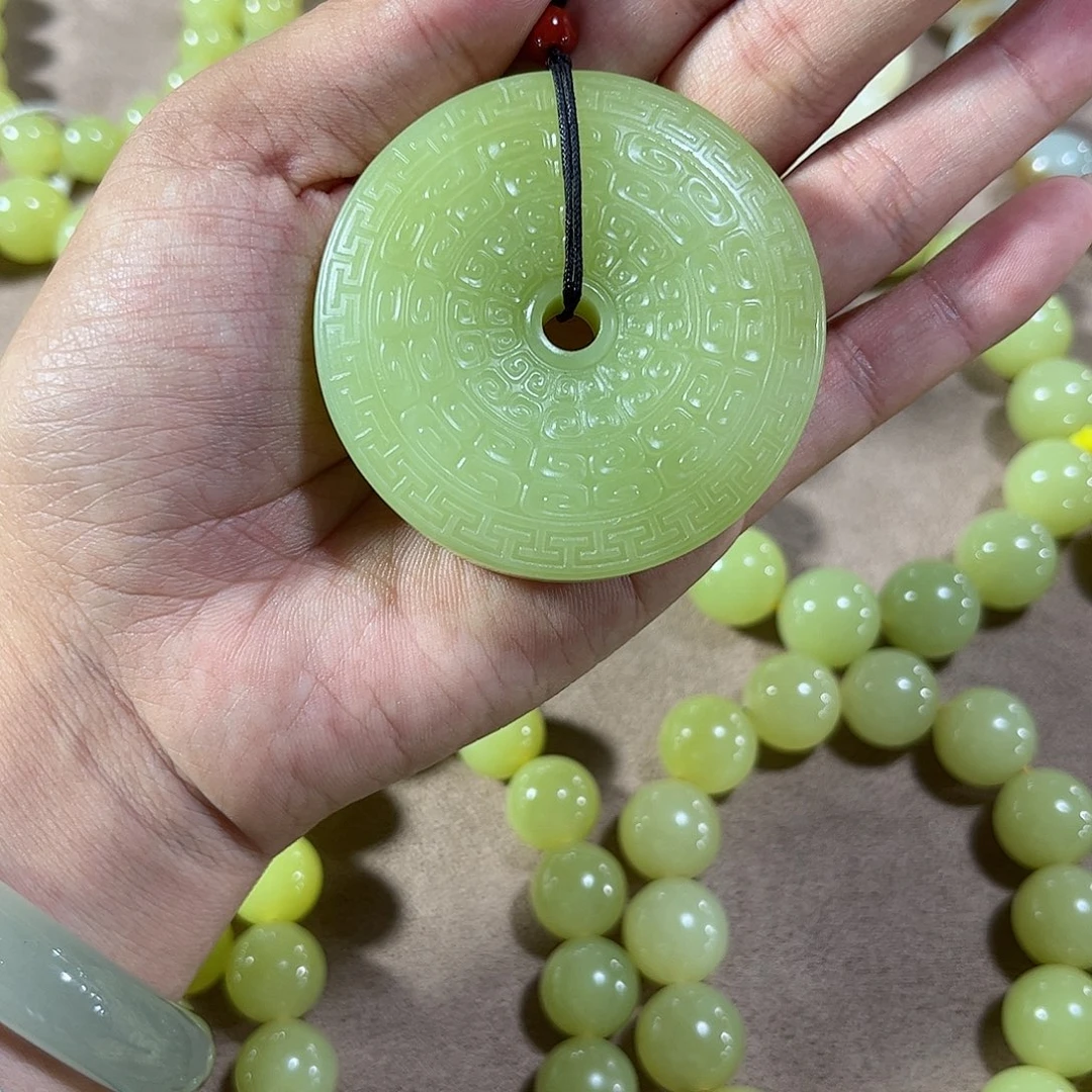 和田玉未镶嵌颈饰买断不退不换