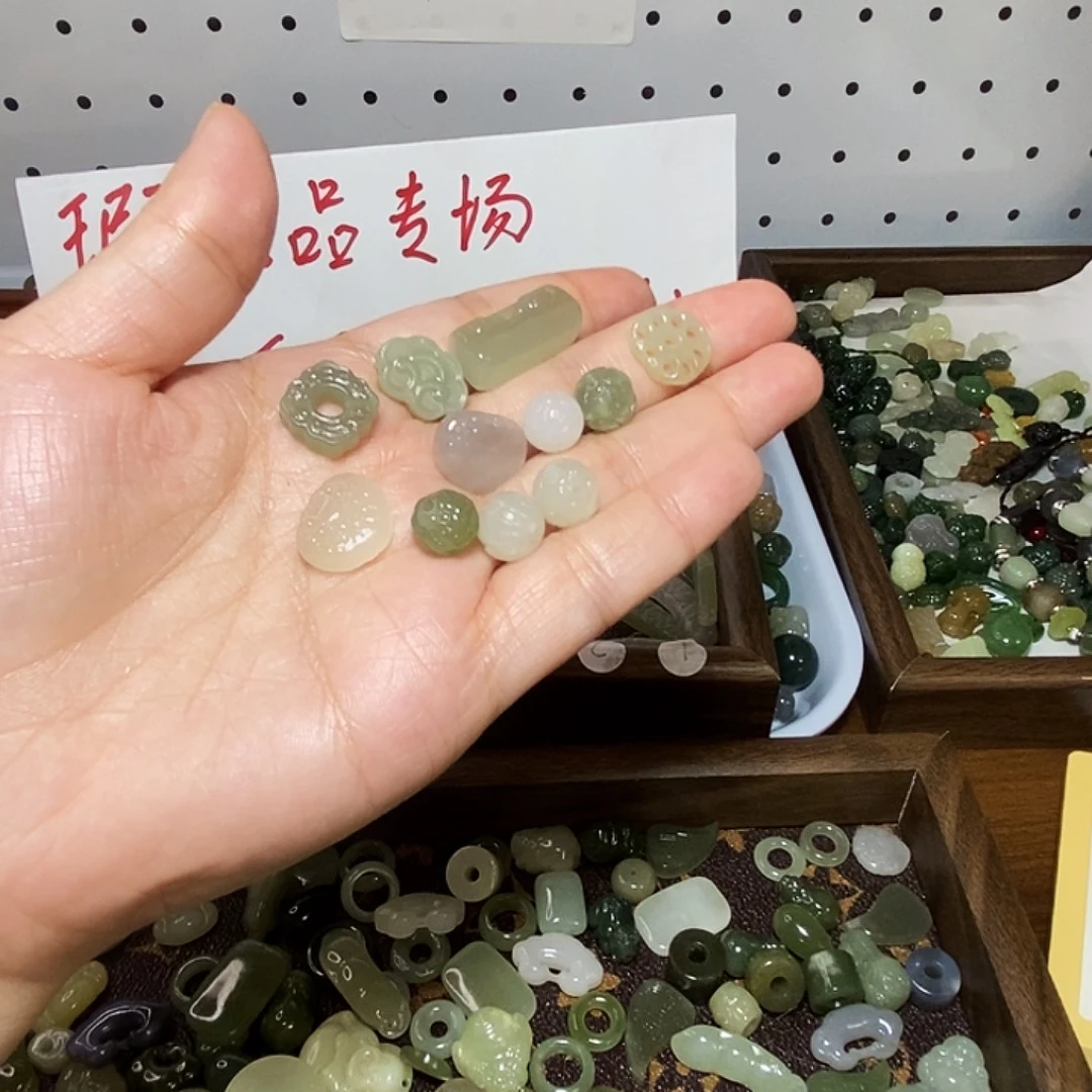 小***子和田玉未镶嵌手链瑕疵品不退不换瑕疵品