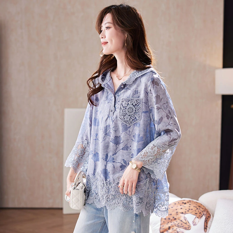 秋装女款2025年新款夏高级轻奢减龄洋气连帽蕾丝拼接印花碎花衬衫