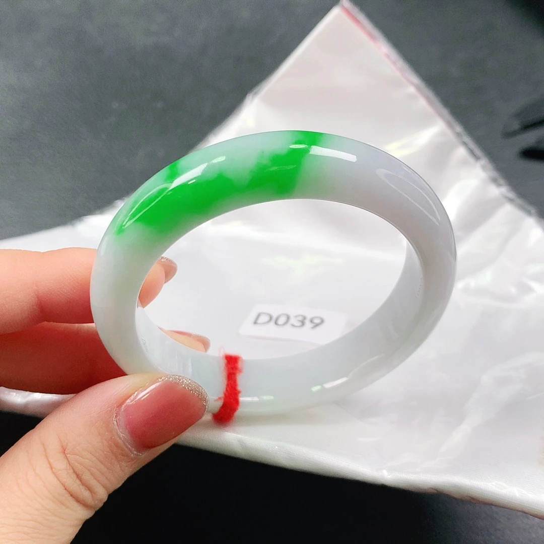 翡翠未镶嵌手镯03