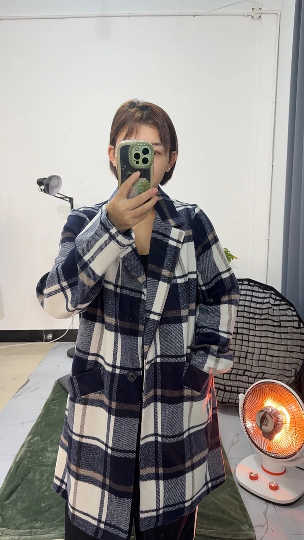 1538时尚简约格纹大码宽松含羊毛休闲大衣外套