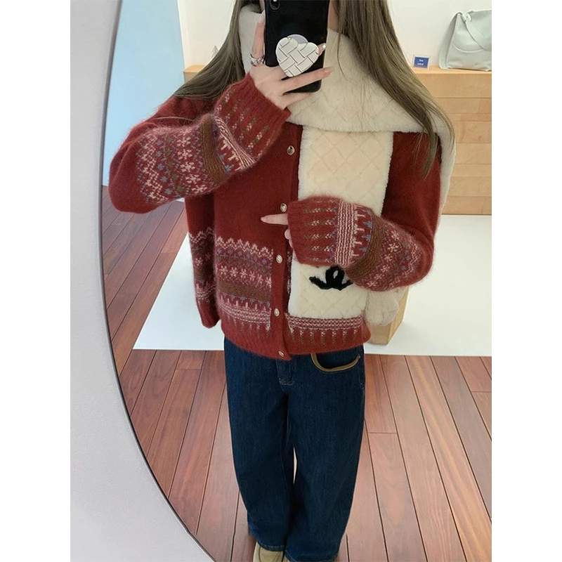 韩系费尔岛软糯本命年车厘子女秋冬百搭新年红色毛衣针织开衫外套