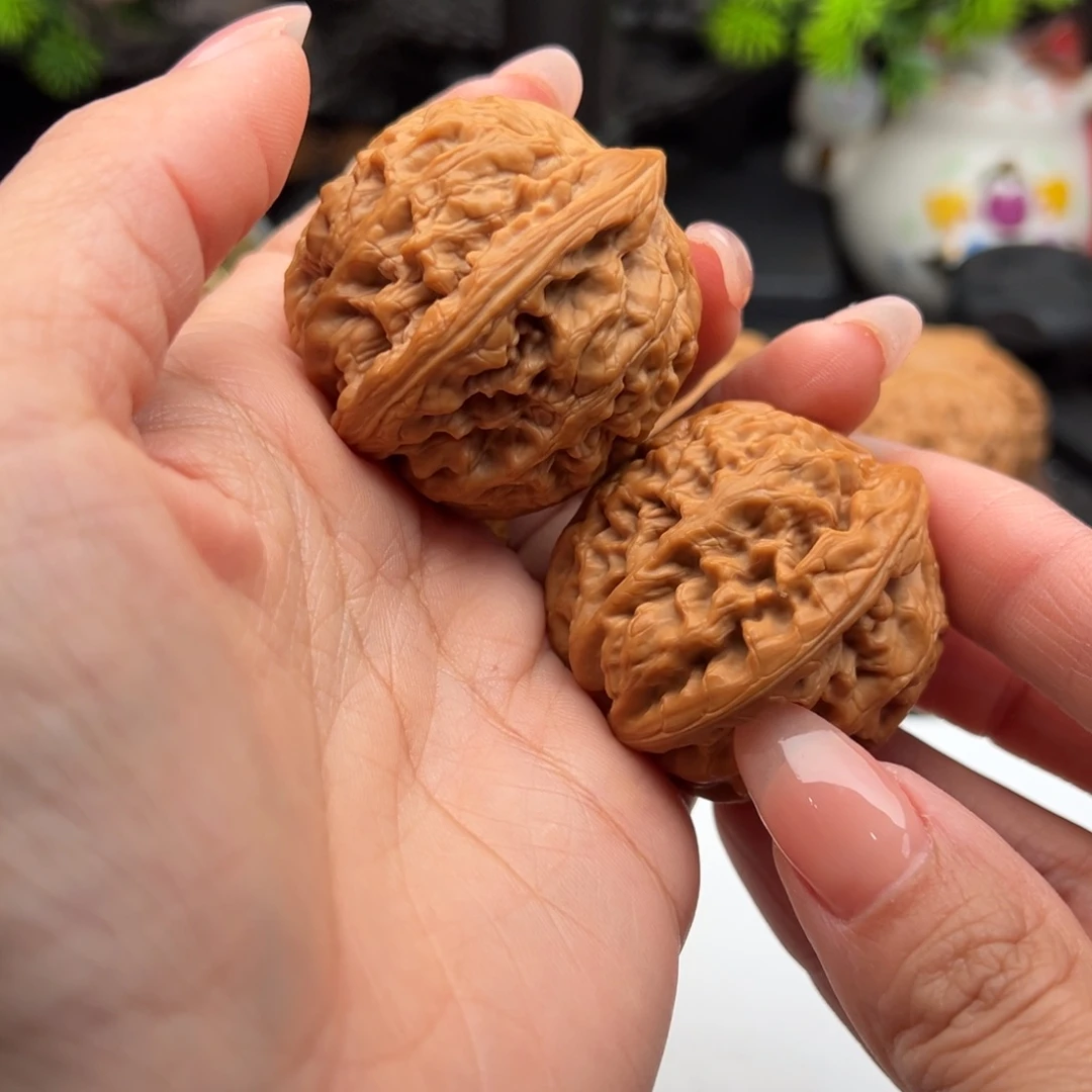 文玩核桃把件红锦鲤