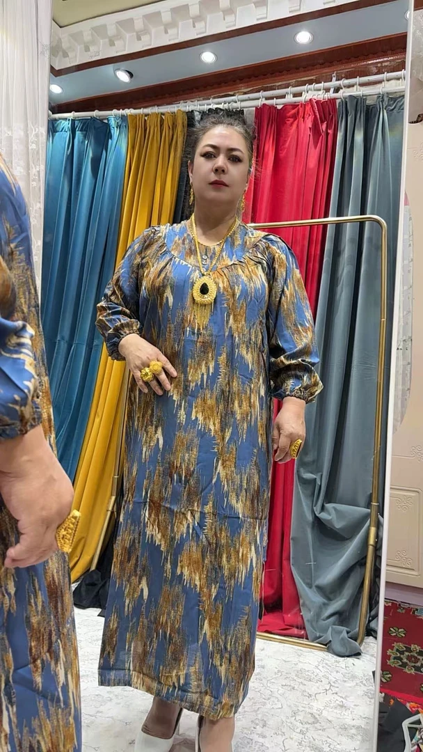 新款女装妈妈装连衣裙气质百搭民族风过膝春装