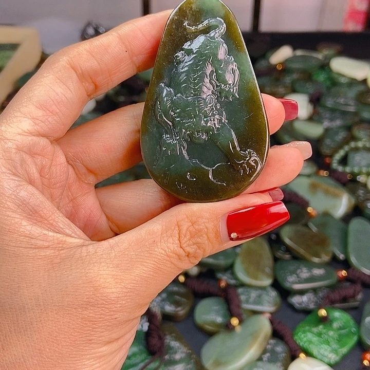 颈饰未镶嵌和田玉