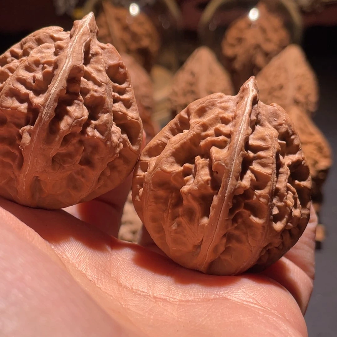 文玩核桃吊坠九哥楸核8