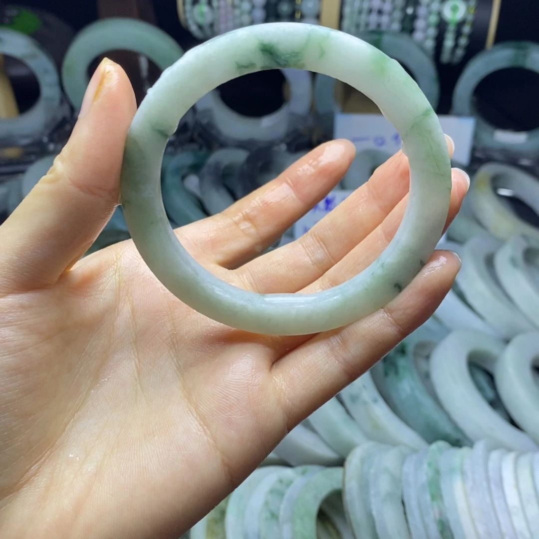 定制翡翠未镶嵌手镯