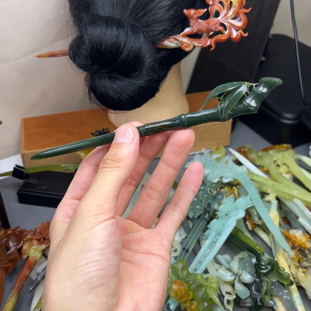 蛇纹石玉未镶嵌发饰