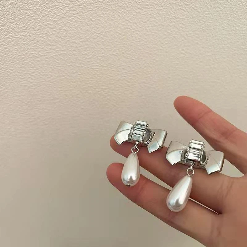 铜合金锆石耳饰 925银针法式轻奢金属锆石蝴蝶结水滴耳钉耳环女夸