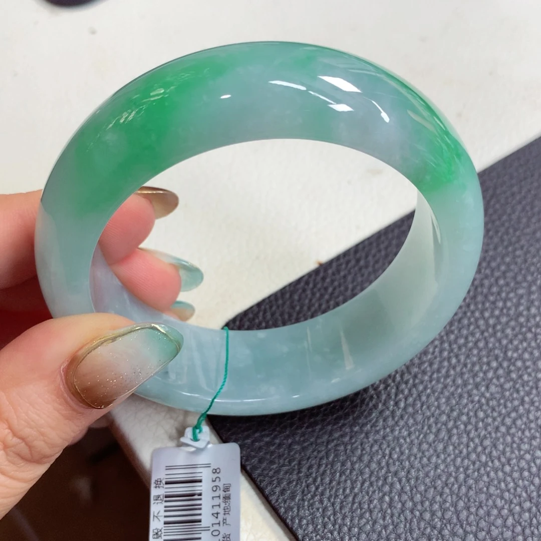 未镶嵌手镯翡翠焮缅甸