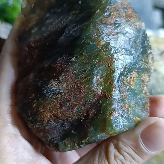 未镶嵌蛇纹石玉珠宝奇石