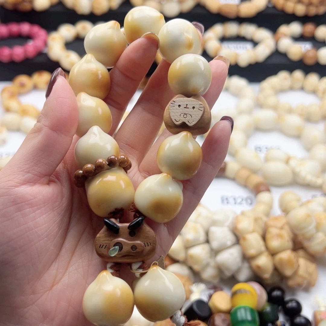 吊坠白玉菩提22卡炭烤猫猫头手持设计款微瑕