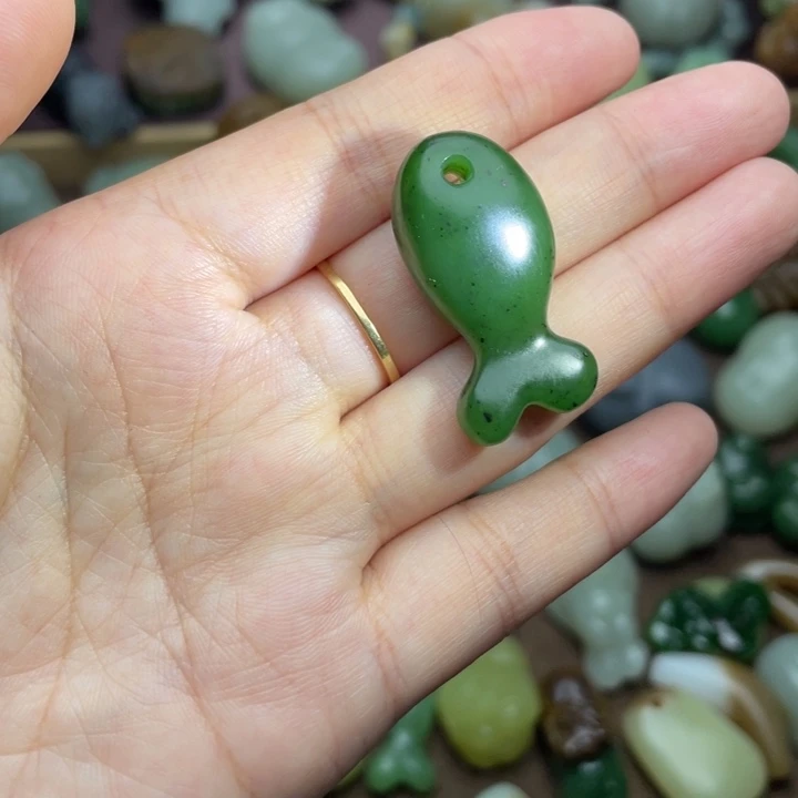 【闪购商品】颈饰未镶嵌和田玉碧玉鱼大漏