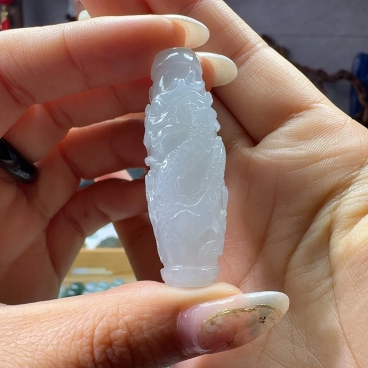 定制翡翠未镶嵌龙柱