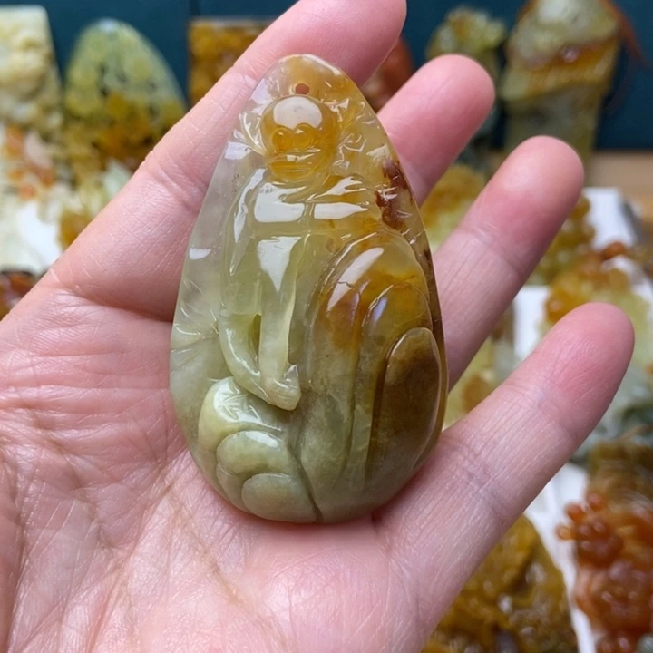 蛇纹石玉未镶嵌颈饰