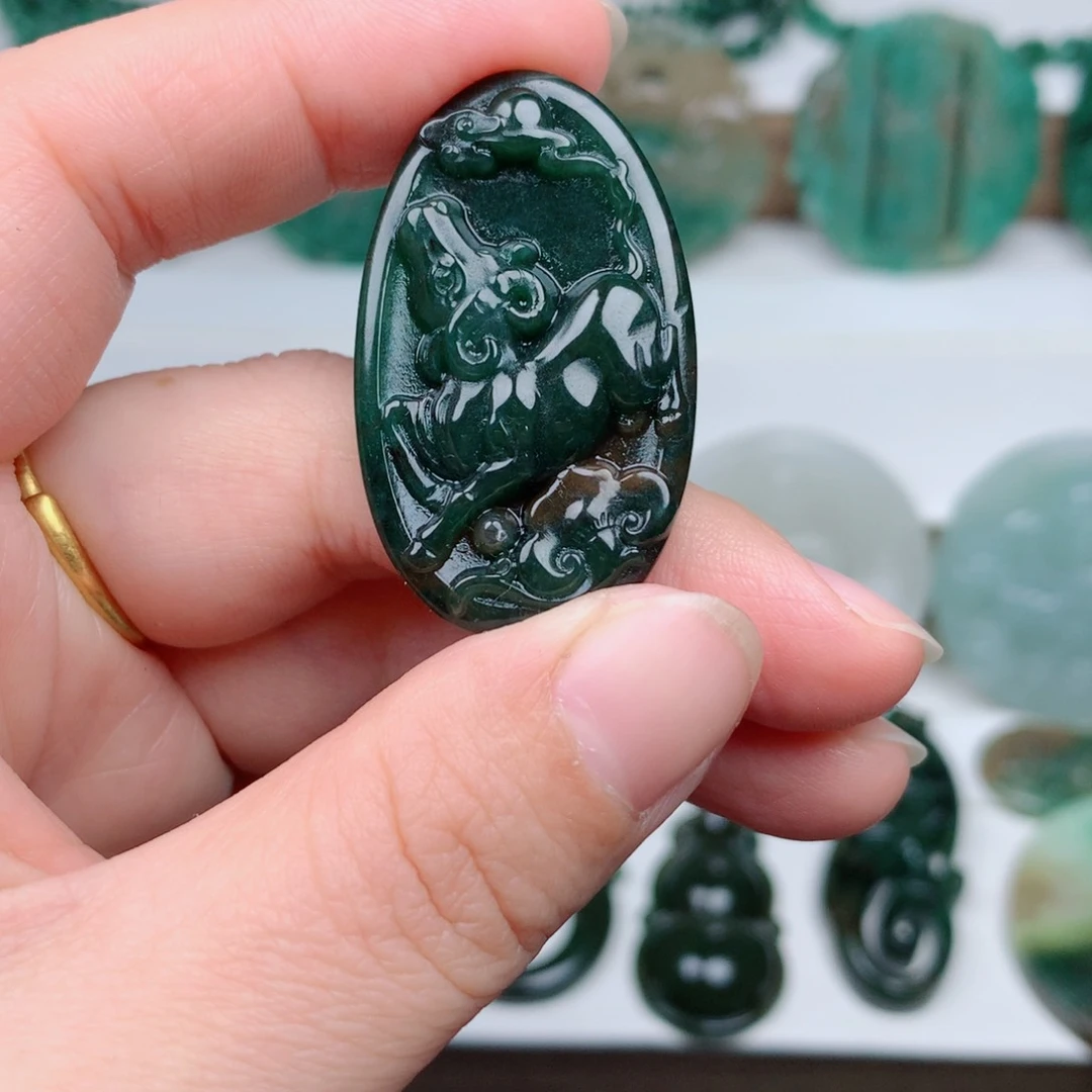 独山玉未镶嵌颈饰爱*痕