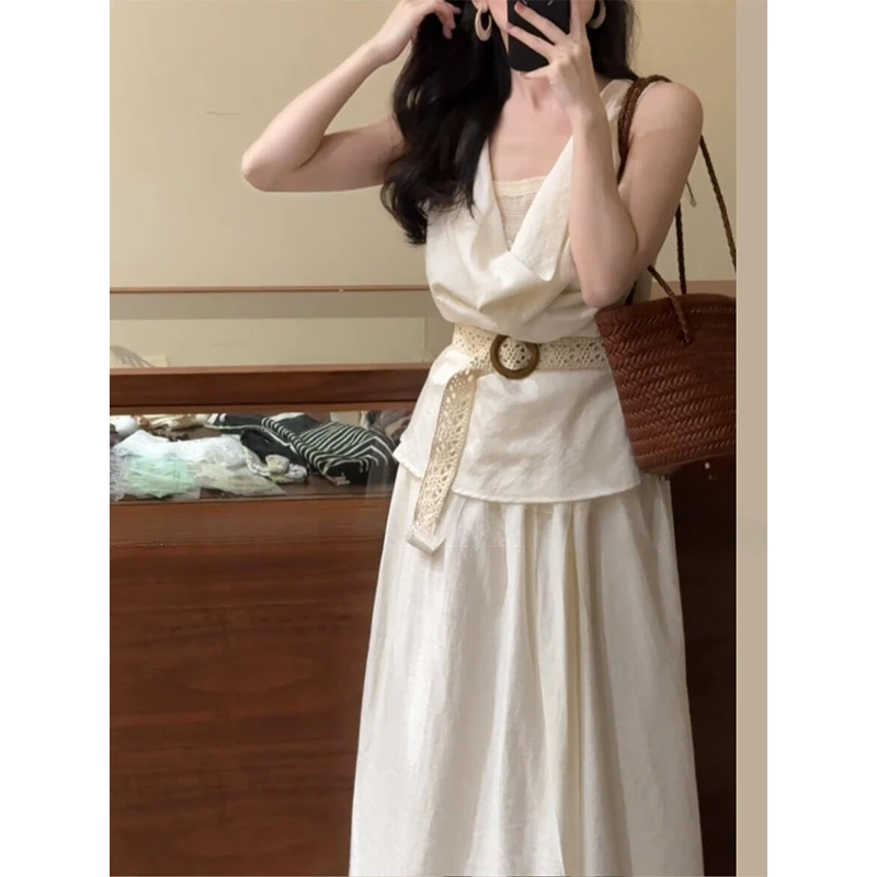 2025小个子穿搭时尚高级感荡领显瘦背心上衣搭宽松半身裙女两件套