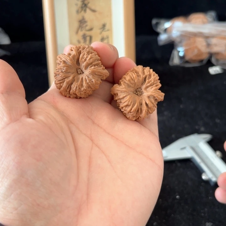 文玩核桃吊坠我***?南将 浮黄