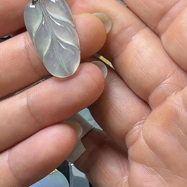 美****翡翠未镶嵌吊坠(不含链)