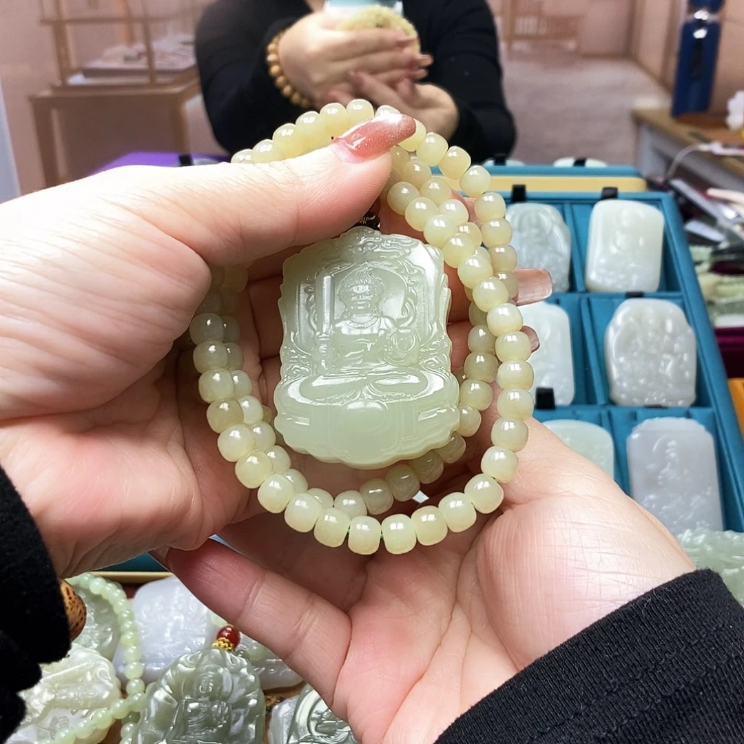 和田玉颈饰未镶嵌?****?