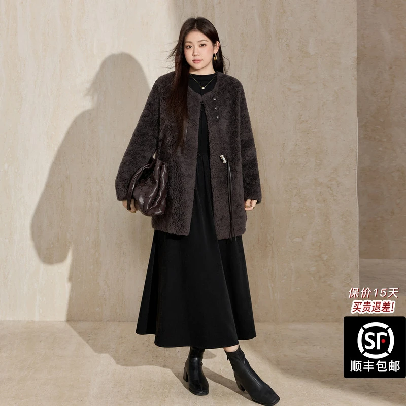 蓝语大码女装轻奢气质圆领环保毛外套2025冬季新款简约显瘦上衣女