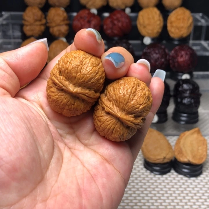 橄榄核吊坠1小黄金印