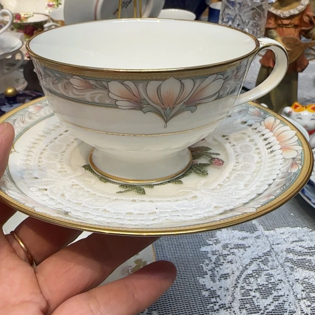 微瑕咖啡杯里的咖啡是我的