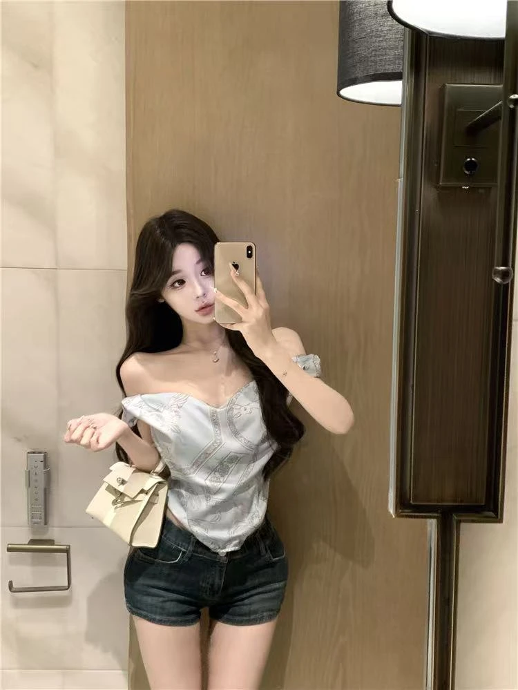 【海的女儿】蓝色一字领印花t恤设计感收腰显瘦短上衣女牛仔短裤子