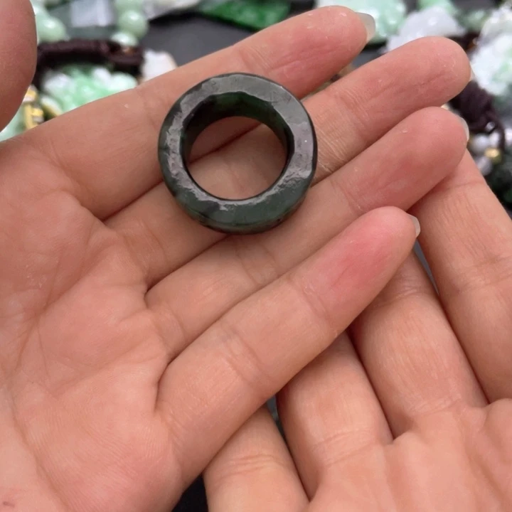 【闪购商品】翡翠颈饰未镶嵌天然翡翠