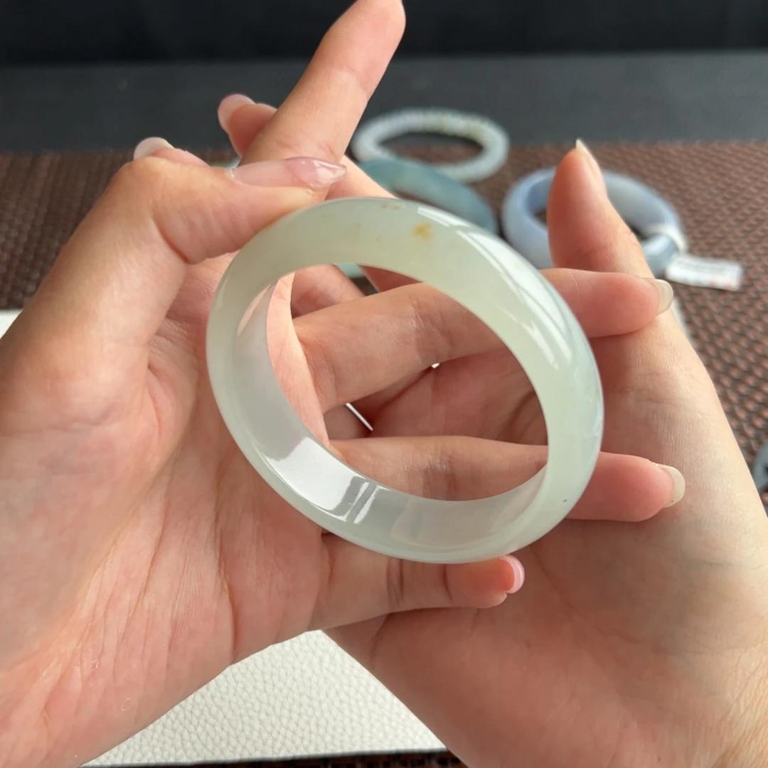 翡翠手镯未镶嵌00号 56