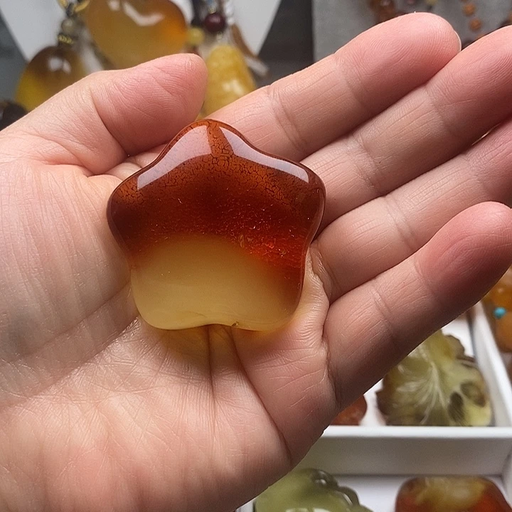 琥珀未镶嵌裸石琥珀