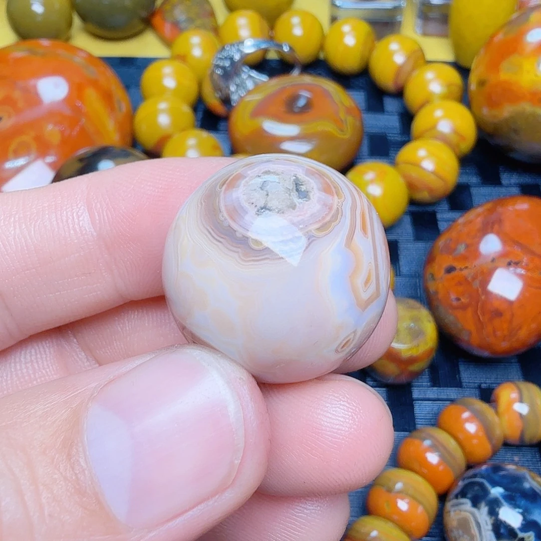 菜***菜玛瑙/玉髓未镶嵌颈饰