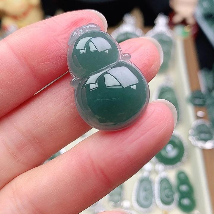 颈饰未镶嵌翡翠吊坠