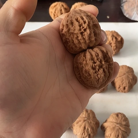 文玩核桃吊坠小虎头