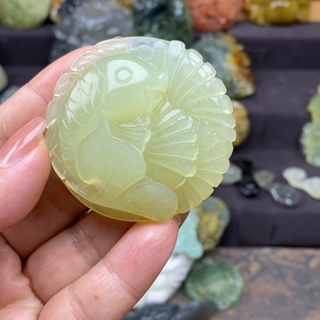 蛇纹石玉颈饰未镶嵌