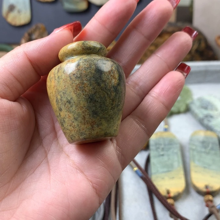 岫岩河磨玉（透闪石质玉）手把未镶嵌简**风