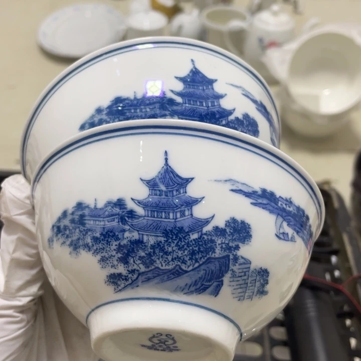 其他盘子碗砂锅都有