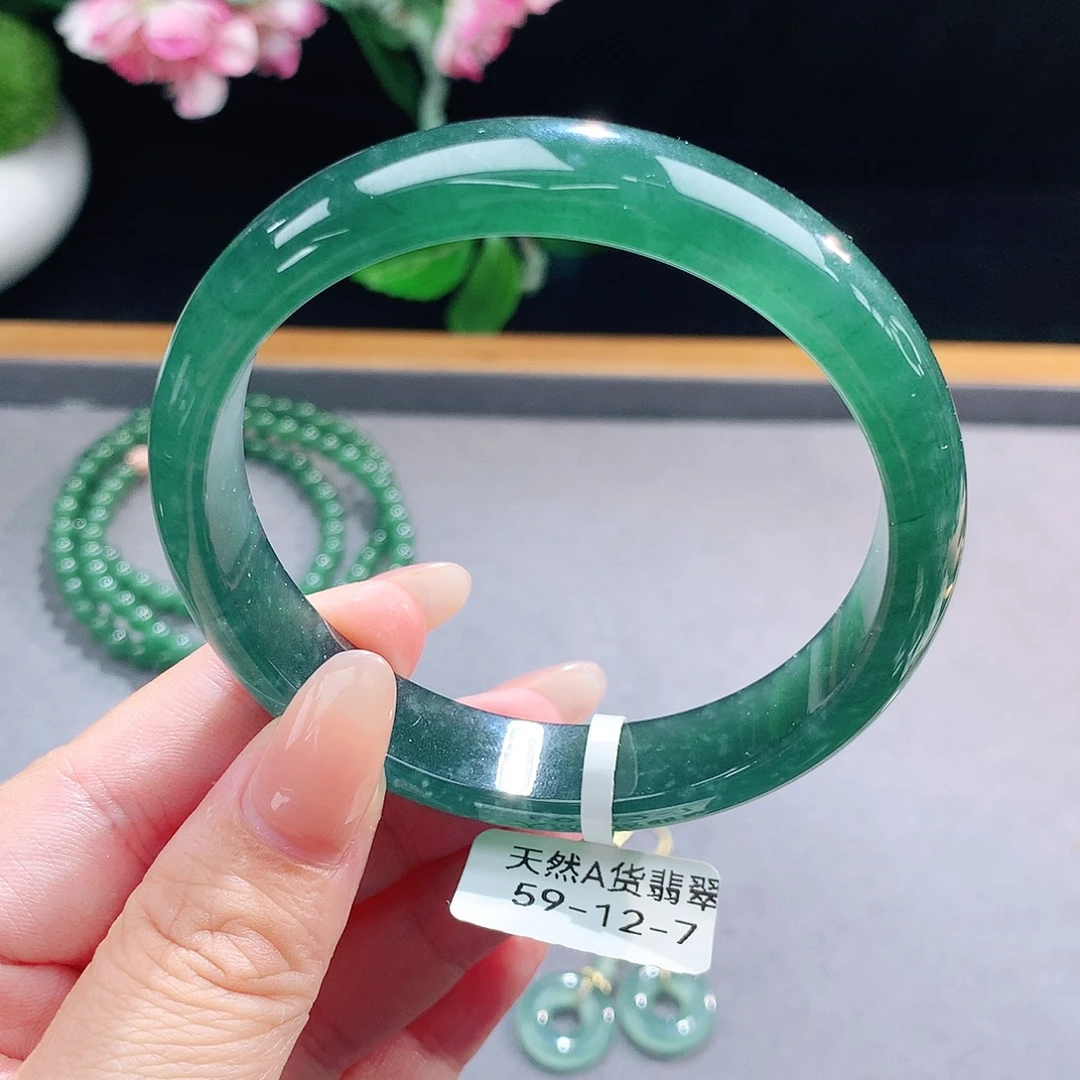 未镶嵌手镯（圆镯）翡翠