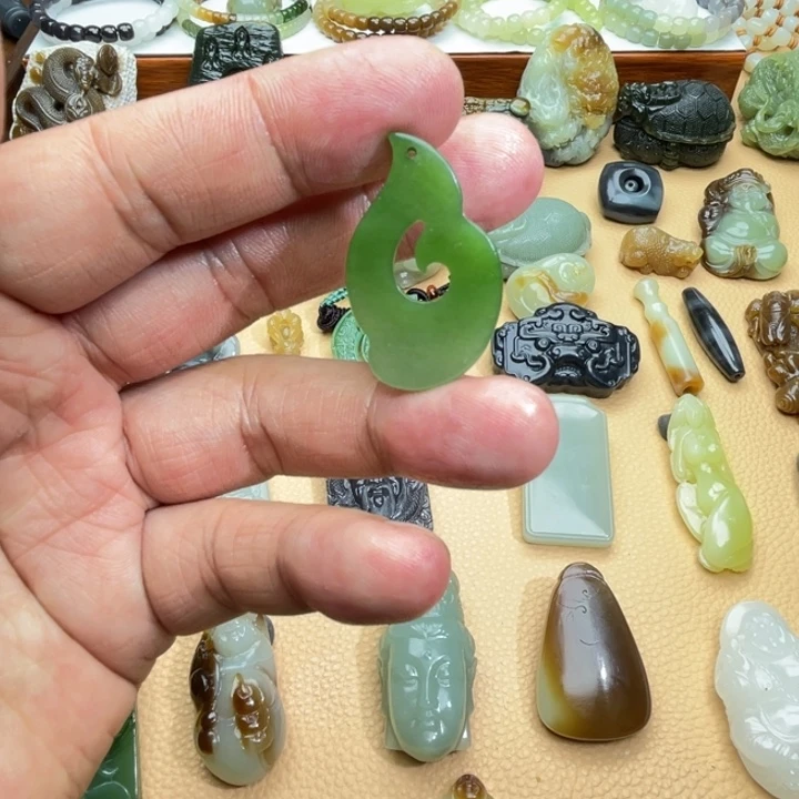 和田玉（碧玉）颈饰未镶嵌定制款