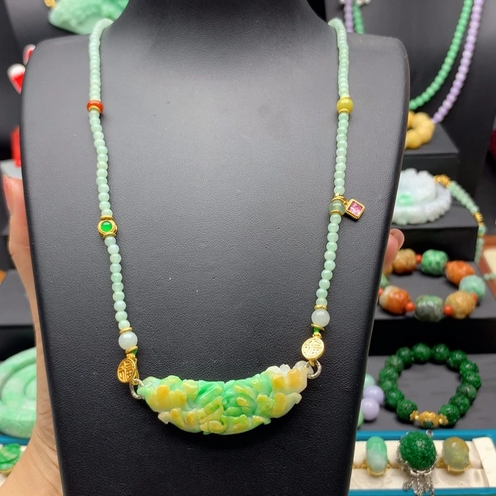 翡翠未镶嵌颈饰翡翠花