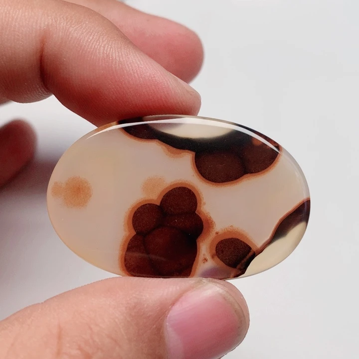 玛瑙/玉髓颈饰未镶嵌言*