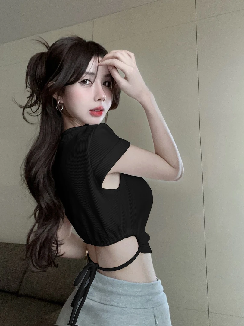 夏季短袖设计绑带辣妹设计感小众修身短款T恤正肩露背别致上衣