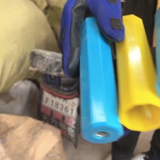 立杆器拍一发三个。