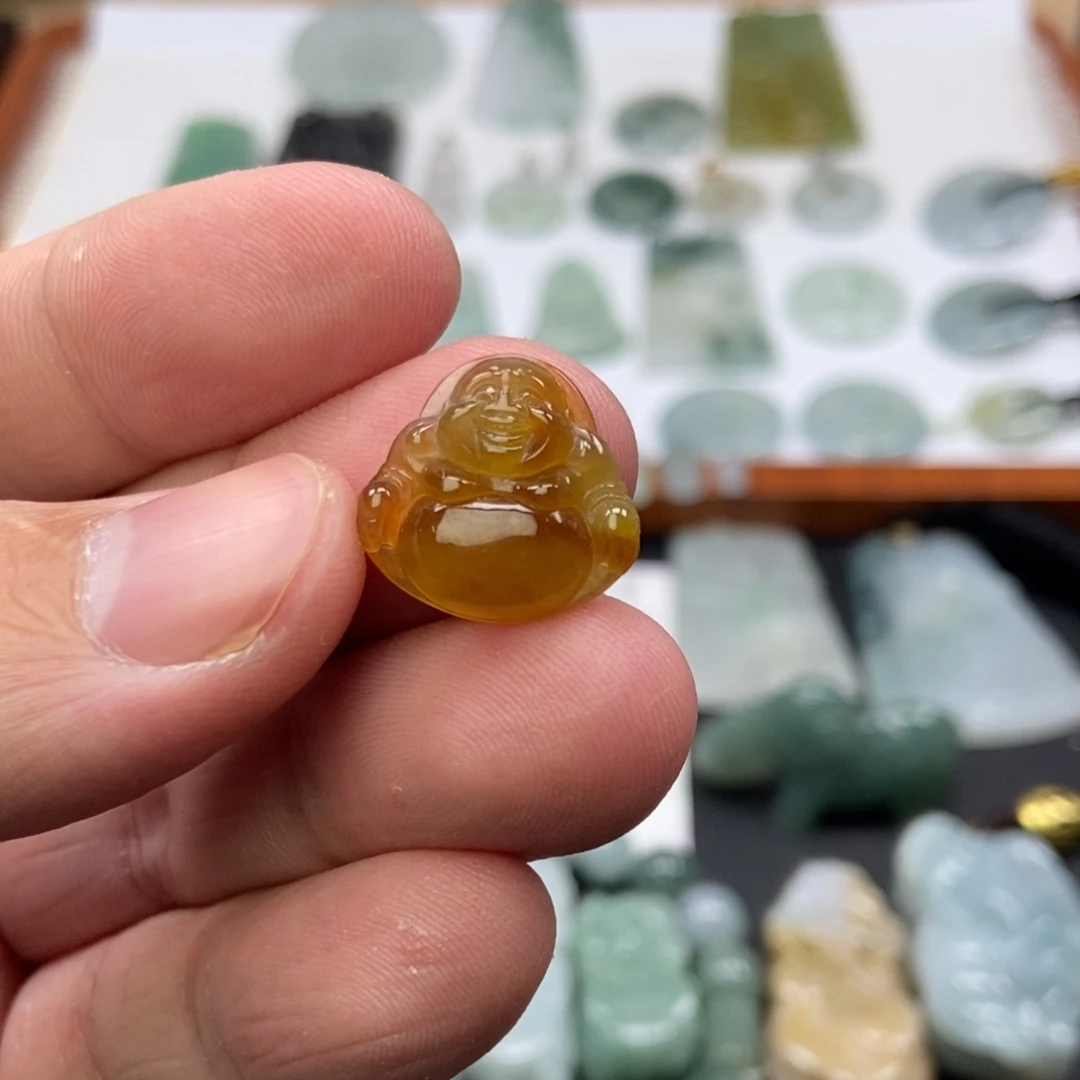 翡翠未镶嵌颈饰佛公 黄翡  天然缅甸ａ货翡翠